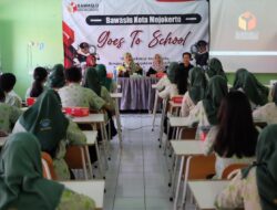Bawaslu Kota Mojokerto Gelar Sosialisasi untuk Pemilih Muda: “Goes To School Perkuat Pengawasan Pemilu” di SMAN 3 Kota Mojokerto