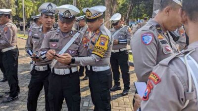 Cegah Judi Online, Kasatlantas Polres Mojokerto Gelar Apel dan Pengecekan HP Personel