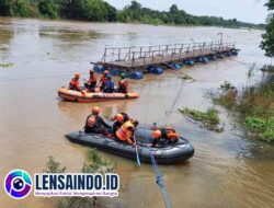 Apes!!! Niat Bersihkan Rumput yang Tersangkut Bawah Jembatan, Seorang Pria Hanyut di Sungai