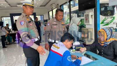 Puluhan Sopir di Mojokerto Jalani Tes Urine untuk Keselamatan Penumpang Saat Nataru