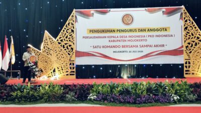 Sunardi, Ketua PKDI Kabupaten Mojokerto memberikan sambutan saat pengukuhan pengurus dan anggotanya 