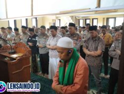 Kapolres Mojokerto Pimpin Shalat Ghaib untuk Driver Ojol yang Wafat saat Aksi Demo
