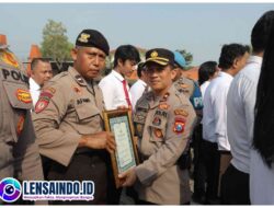 Kapolres Mojokerto Beri Penghargaan Personel K-9 Polda Jatim Ungkap Kasus Mutilasi Pacet