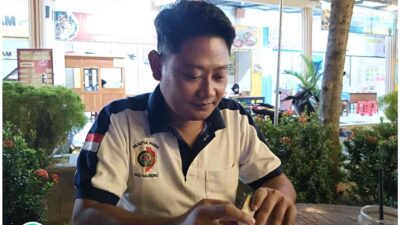 Kepala Desa Kaligoro saat memberikan klarifikasi terkait vidio yang beredar dimedia sosial bahwa mempersulit keperluan warga yang meminta tanda tangan hak waris.(foto:erick)