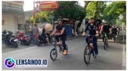 “Ting Ting – Kring Kring”, Kapolres Mojokerto Kota Gowes Sapa Warga di Pagi yang Cerah