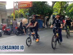 “Ting Ting – Kring Kring”, Kapolres Mojokerto Kota Gowes Sapa Warga di Pagi yang Cerah