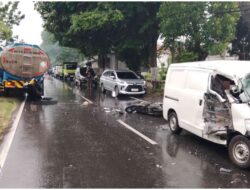 Motor Oleng di Jalan Basah, Pelajar Terpental dan Tewas Terlindas Truk