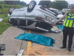 Tragis! Avanza Hantam Truk Muatan Besi di Tol JoMo, Dua Penumpang Meregang Nyawa