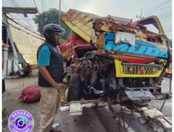Truk Muatan Cabai Tabrak Motor di Bangsal , Seorang Perempuan Tewas Ditempat