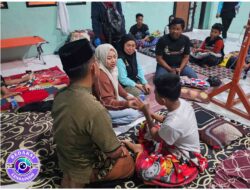 Ketua DPRD Kabupaten Mojokerto Turun Langsung Tinjau Korban Dugaan Keracunan MBG di Kutorejo