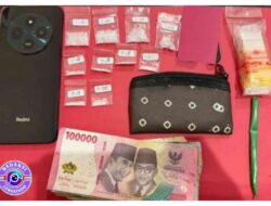 Bandar Sabu di Lereng Bromo Digerebek, Kakek 63 Tahun Sembunyikan 10 Paket Narkoba di Balik Gorden