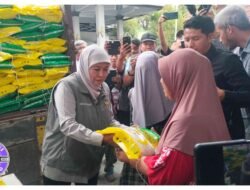 Tekan Potensi Inflasi, Gubernur Jawa Timur Gelar Pasar Murah dengan Harga Dibawah Pasar