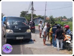 Menyeberang Jalan Berujung Maut, Pengendara Motor Tewas Ditabrak Pikap di Mojokerto