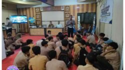 Cegah Pelanggaran dan Kecelakaan, Satlantas Polres Mojokerto Edukasi Santri Ponpes Uluwiyah soal Keselamatan Berkendara